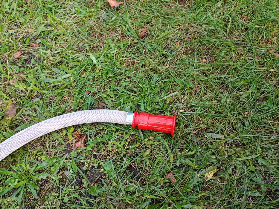 Wąż strażacki półsztywny z prądownicą - 28,70 mb.