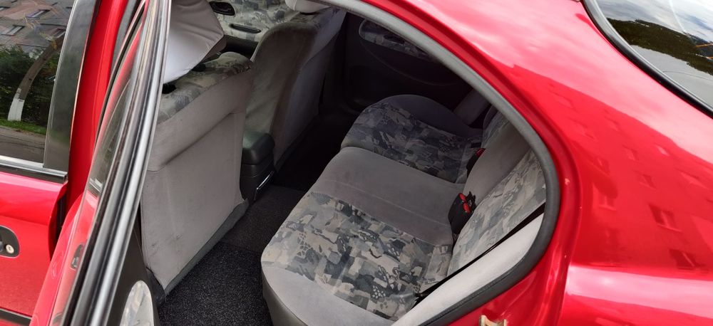 Mitsubishi Carisma 1.8

GDI