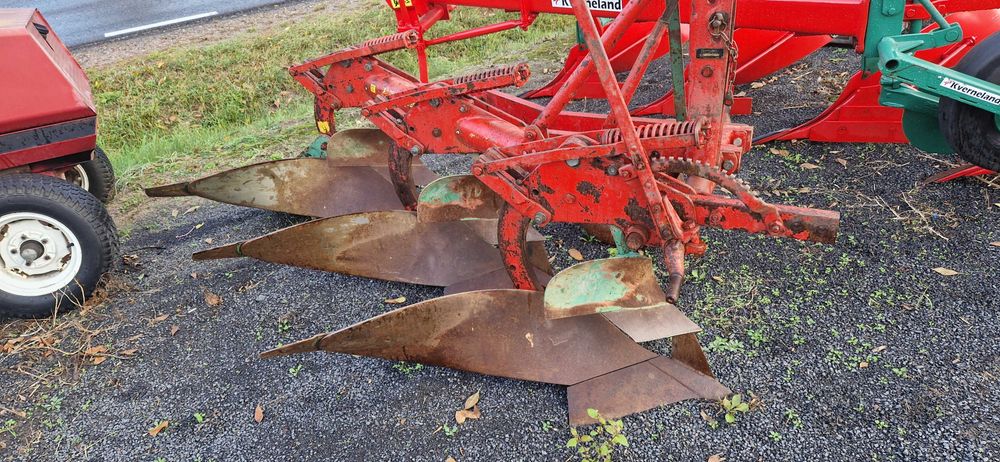 pług kverneland 3 skibowy zabezpieczenia sprężynowe