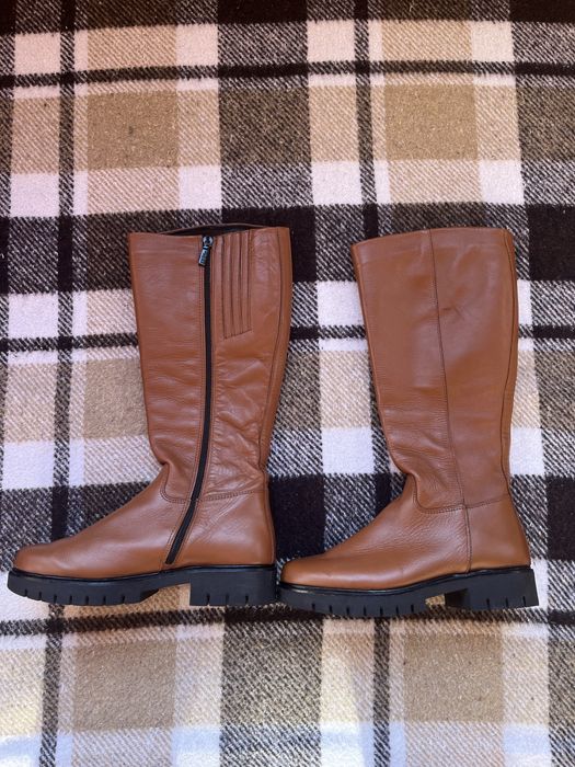 Чоботи сезон осінь-весна в шикарному трендовому шоколадному кольорі.