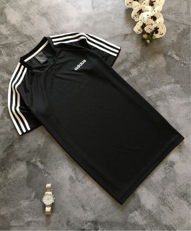Футболка чёрная с лампасами Adidas оригинал