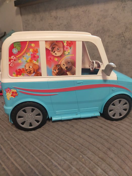 Kamper Barbie z pieskami