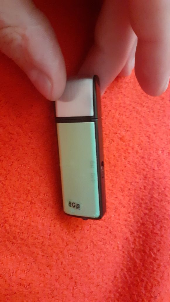 Pendrive z opcją  Dyktafona  8GB