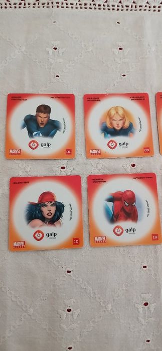 Cromos holográficos da Marvel