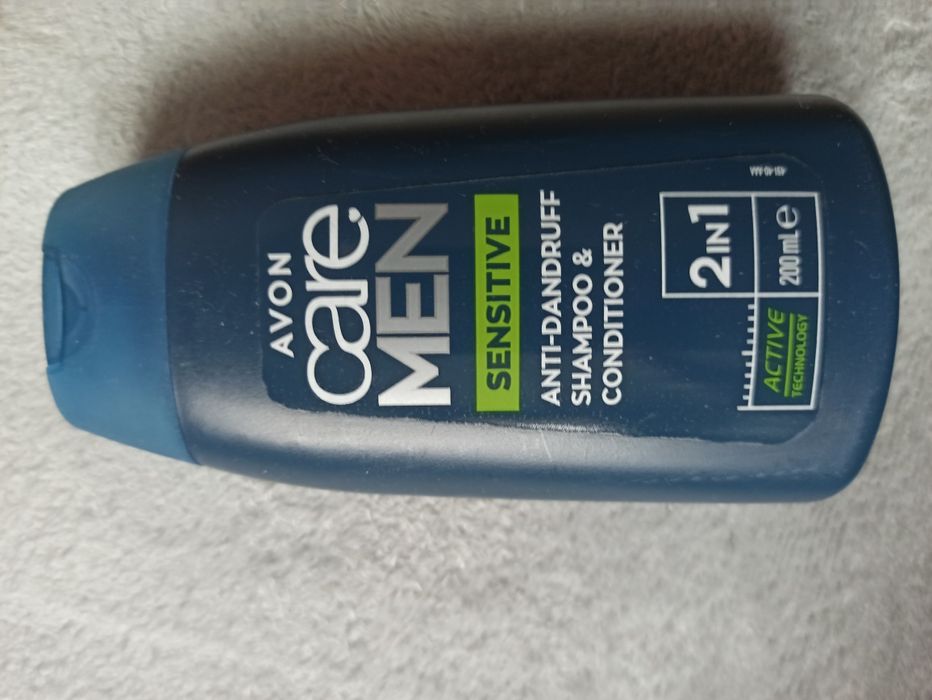 AVON Care Men dla Niego Sensitive -  Szampon Przeciwłupieżowy 2 w 1