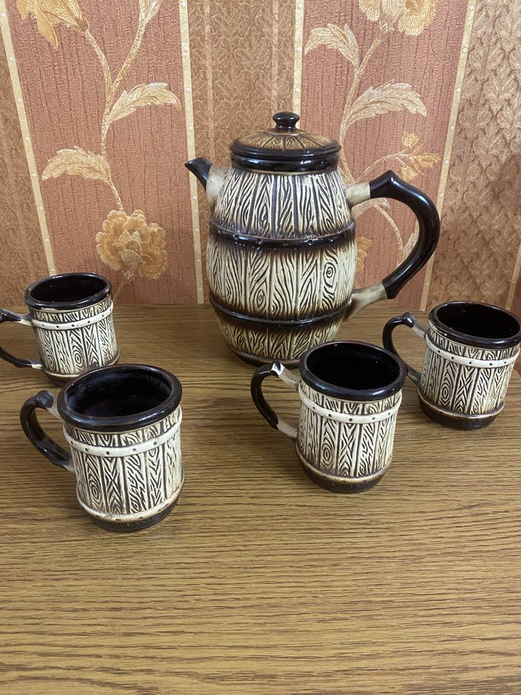 Кувшин,чашки в кол.4 шт.для чая,молока,кваса