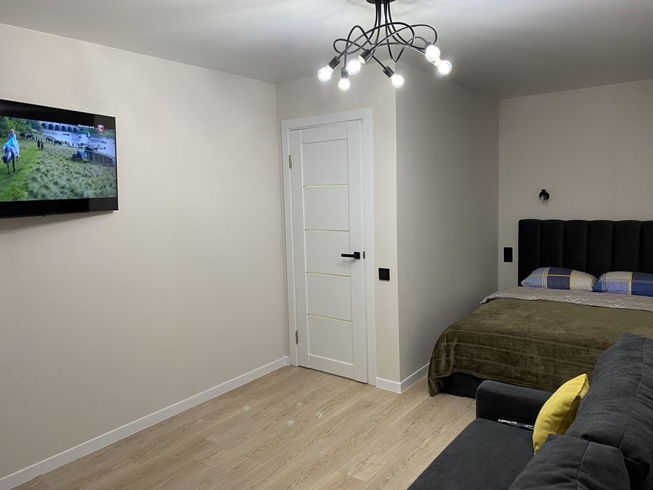 1к ТЕПЛА квартира Подобово центр Яровиця погодинно. Звітні документи