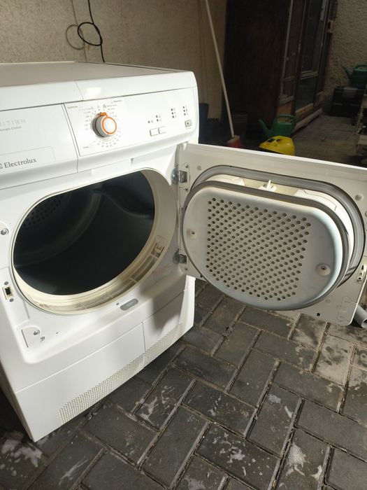 Sprzedam uzywana suszarkę elektrolux