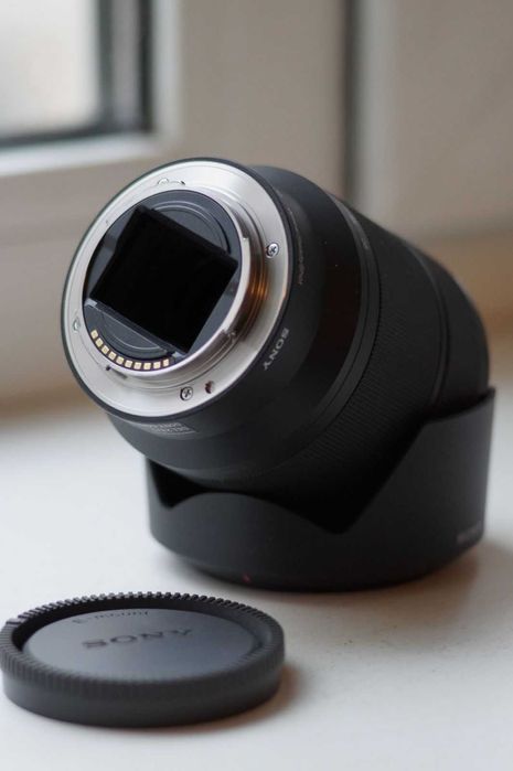 Sony FE 28-70mm f/3.5-5.6 OSS