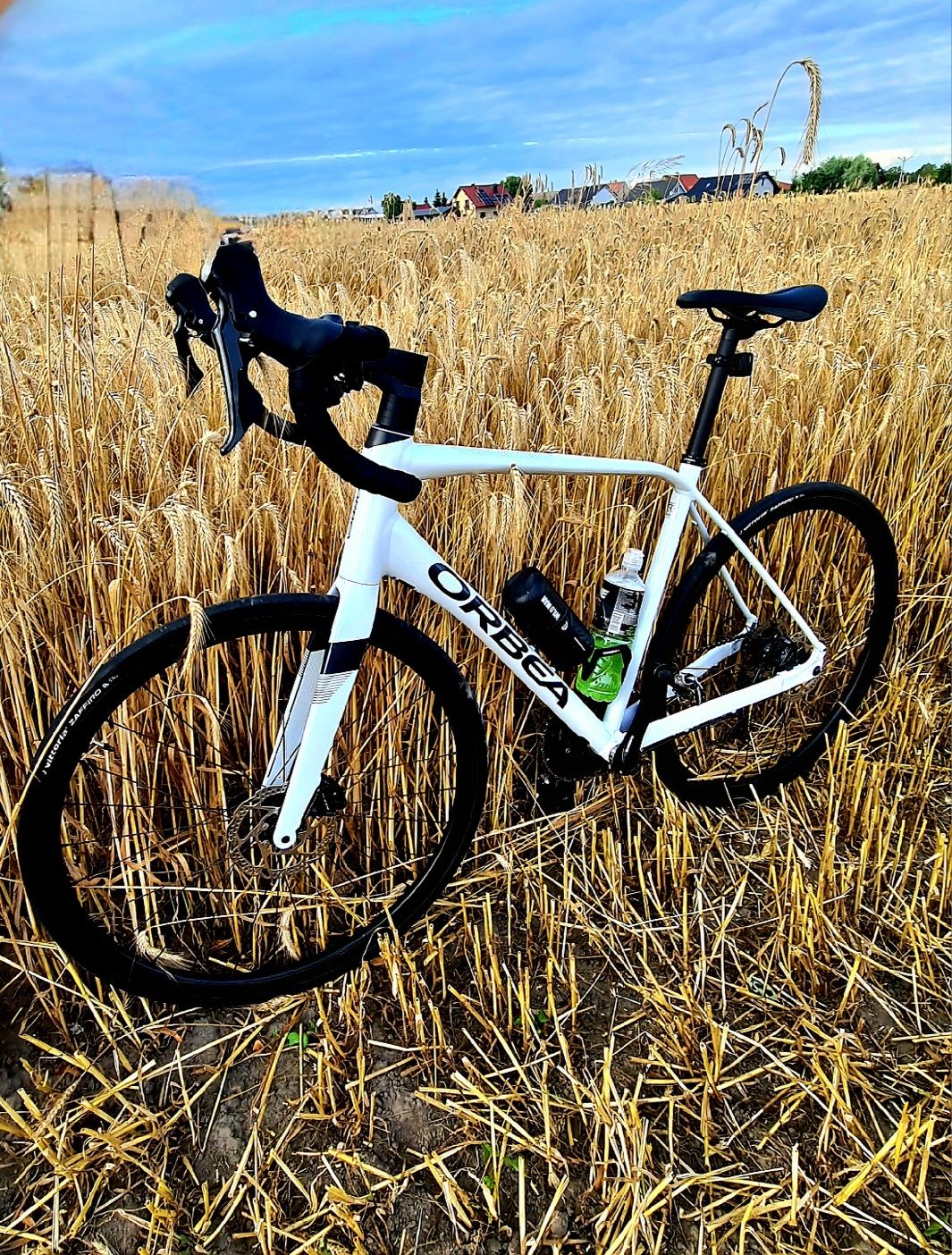 Orbea Avant h30 d szosa Shimano  105