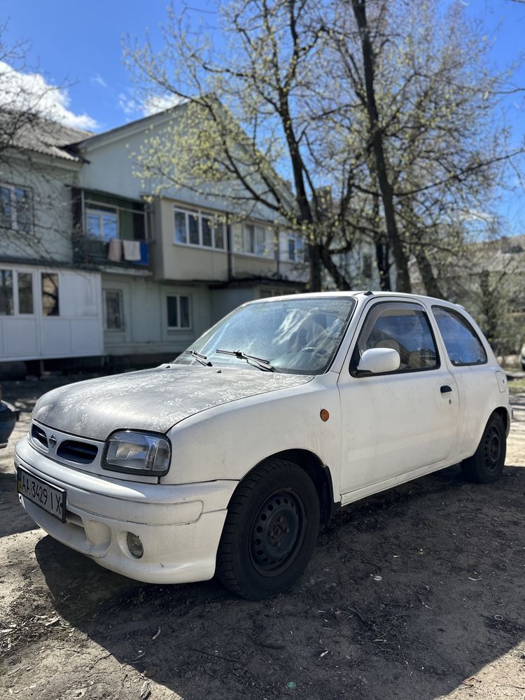 Nissan Micra сел поехал