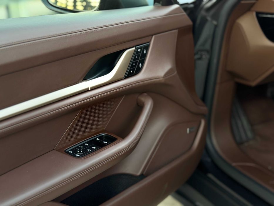 Porsche Taycan  Turismo 2022