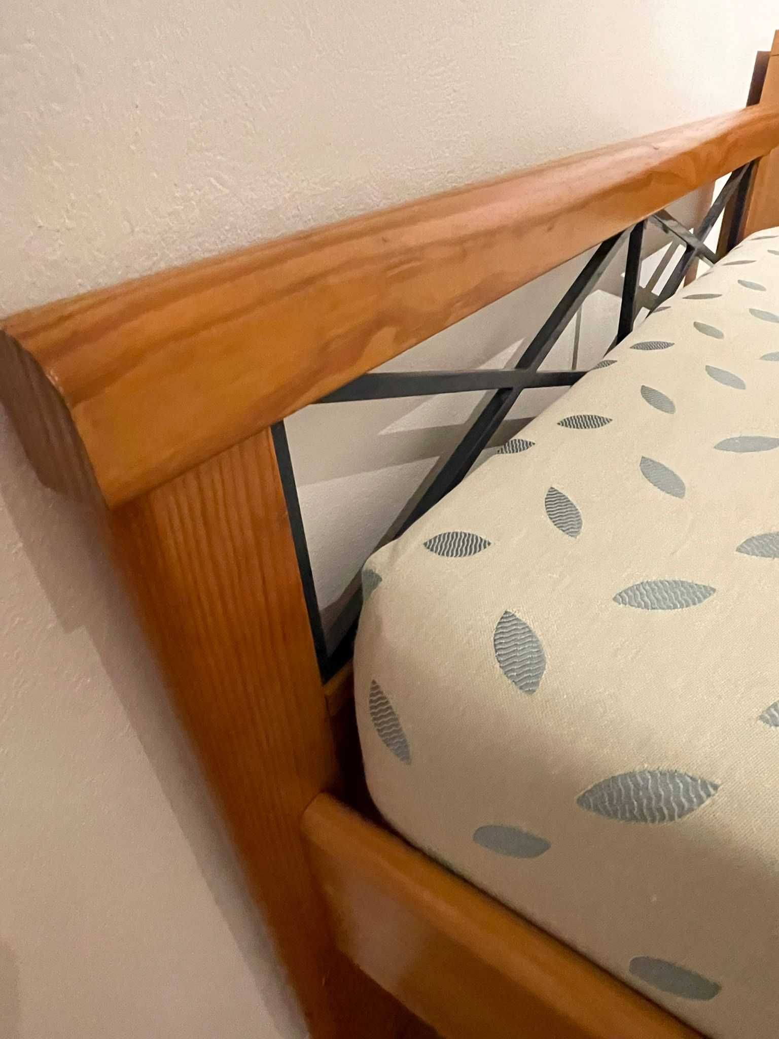 Cama 90x190 como nova!
