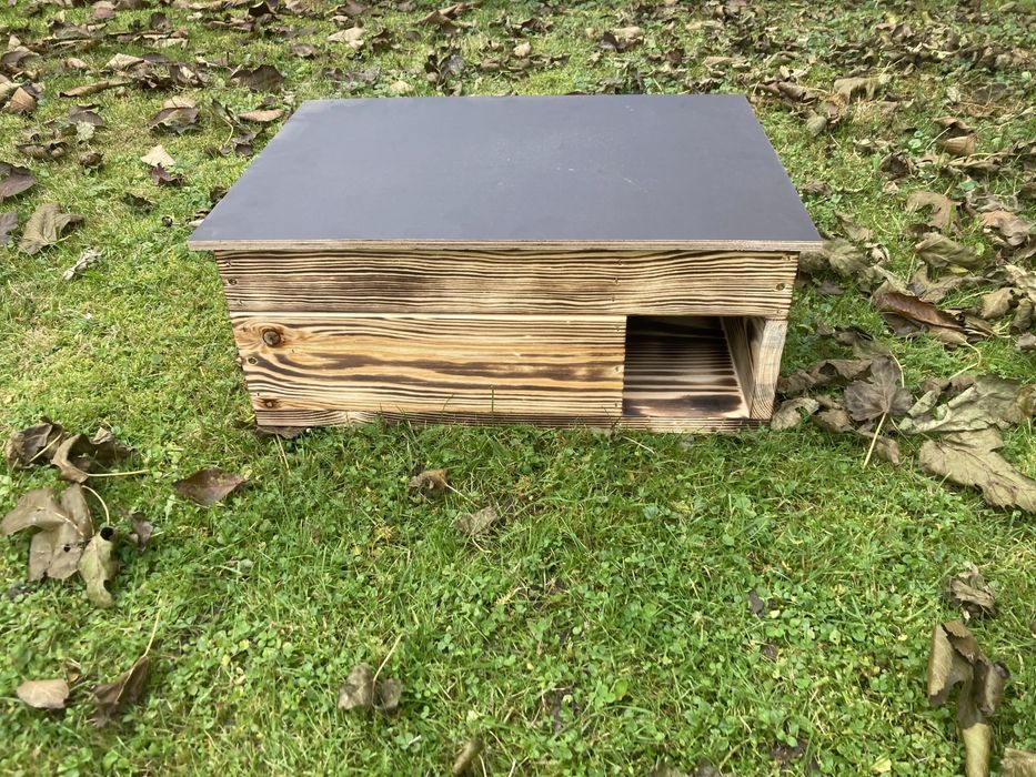 Domek schron dla jeża budka