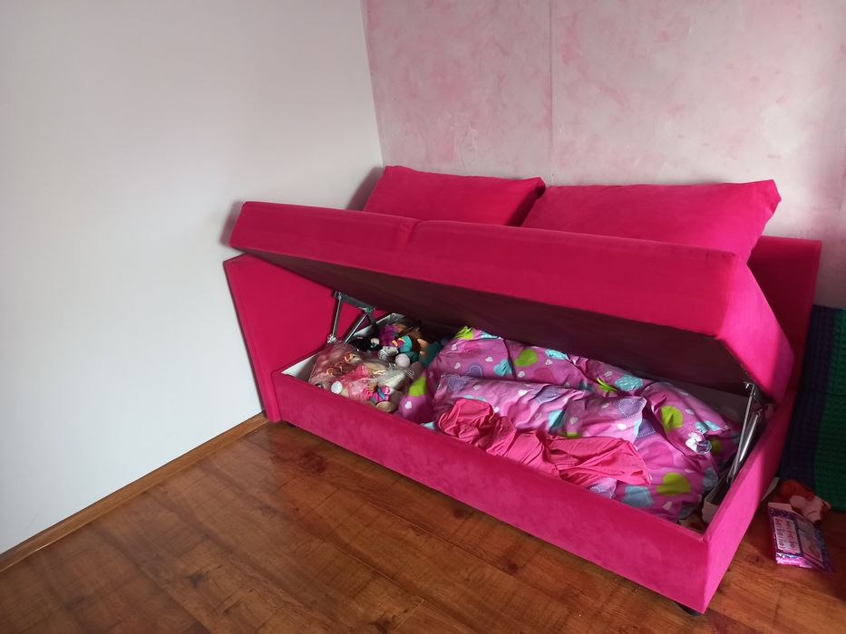 Pilnie sprzedam łóżko dla dziewczynki