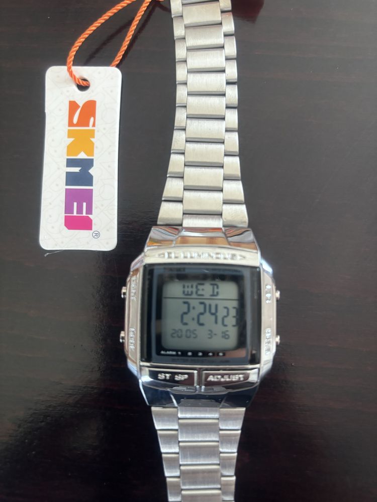 Nowy zegarek elektroniczny Skmei srebrny