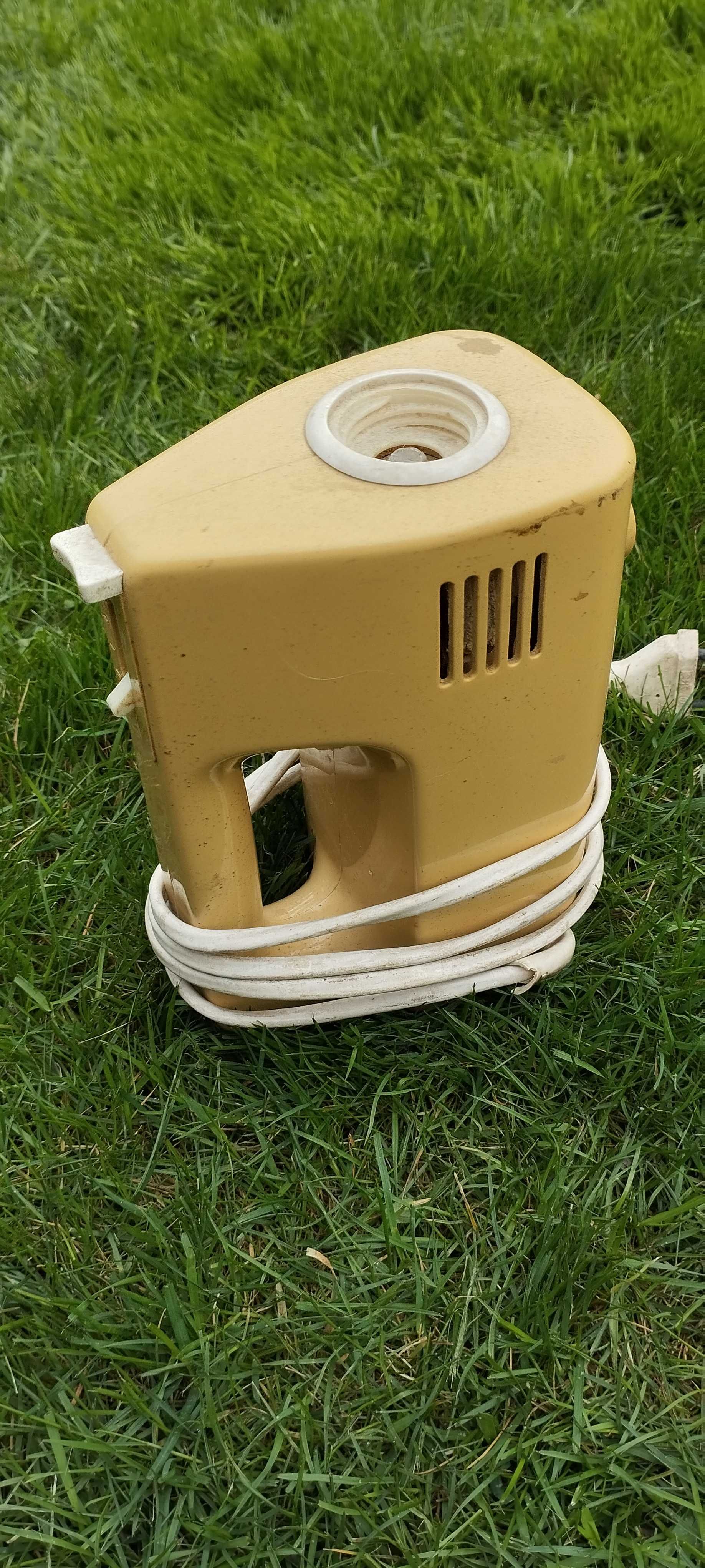 Mikser elektryczny z  DDR -NRD. Model 28 rg