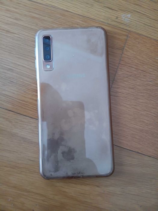 Telemóvel Samsung A7 prateado