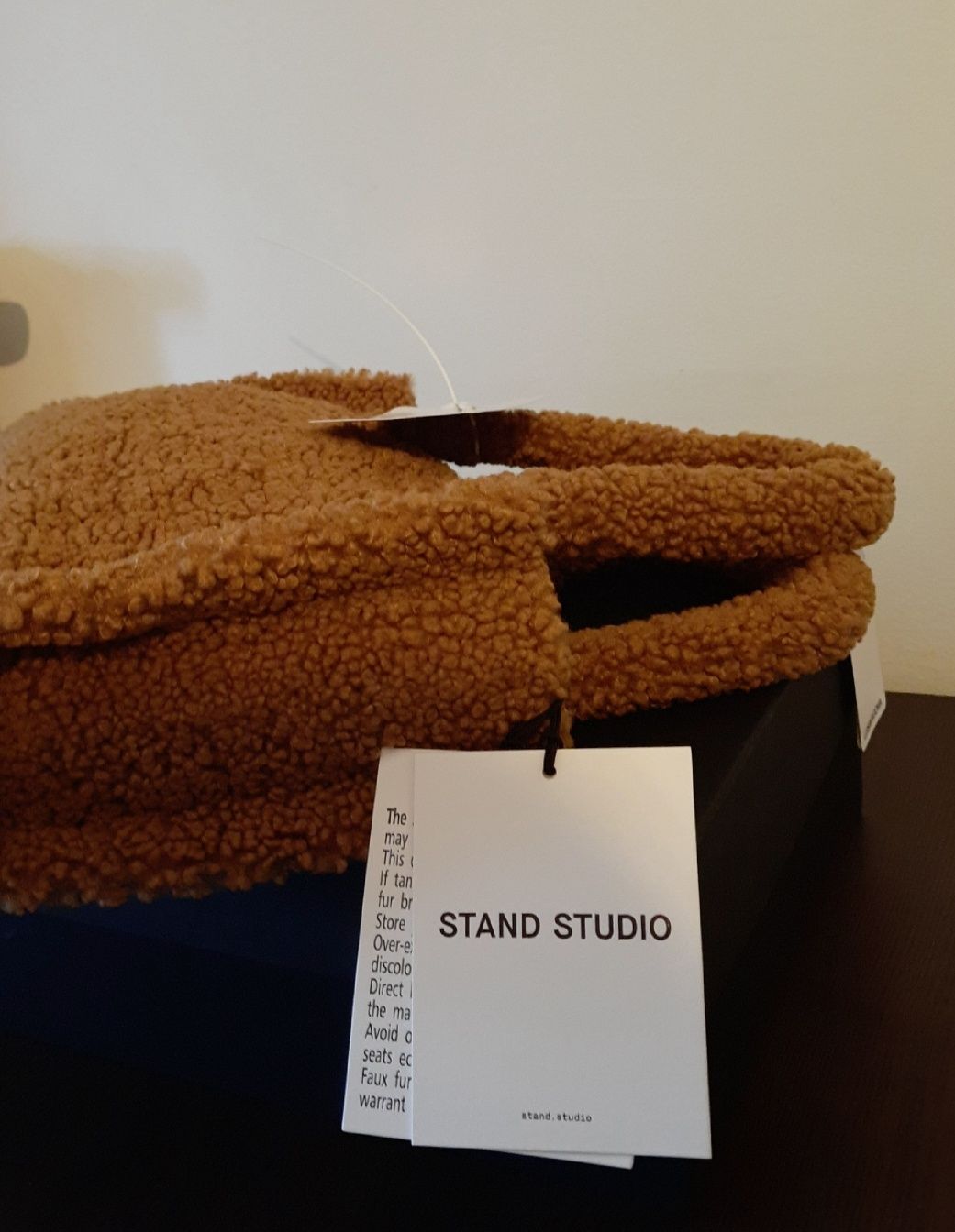 Stand Studio nową torebka fluffy baranek piękna