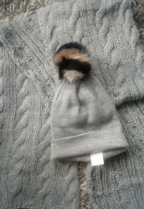 Nowy komplet damski czapka z szalikiem szary