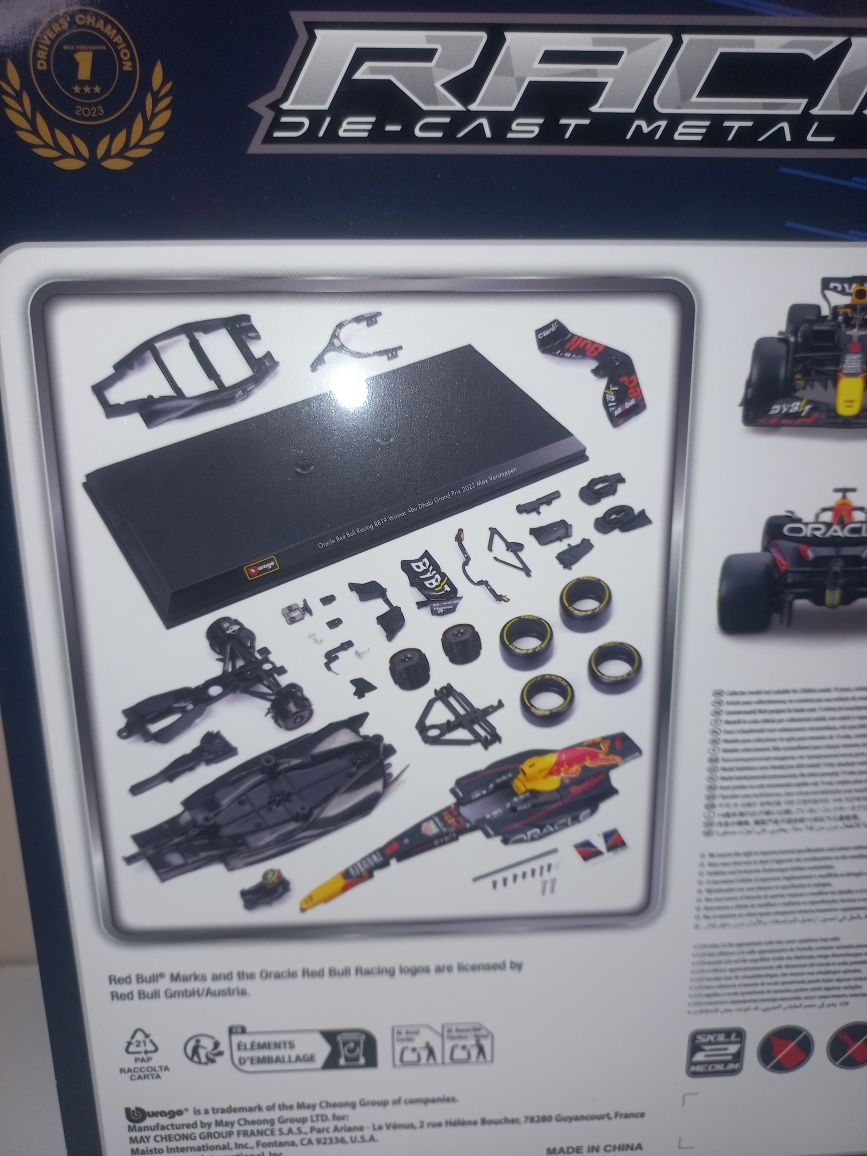 Bburago bolid Red Bull RB19 do składania, skala 1:24 Verstappen