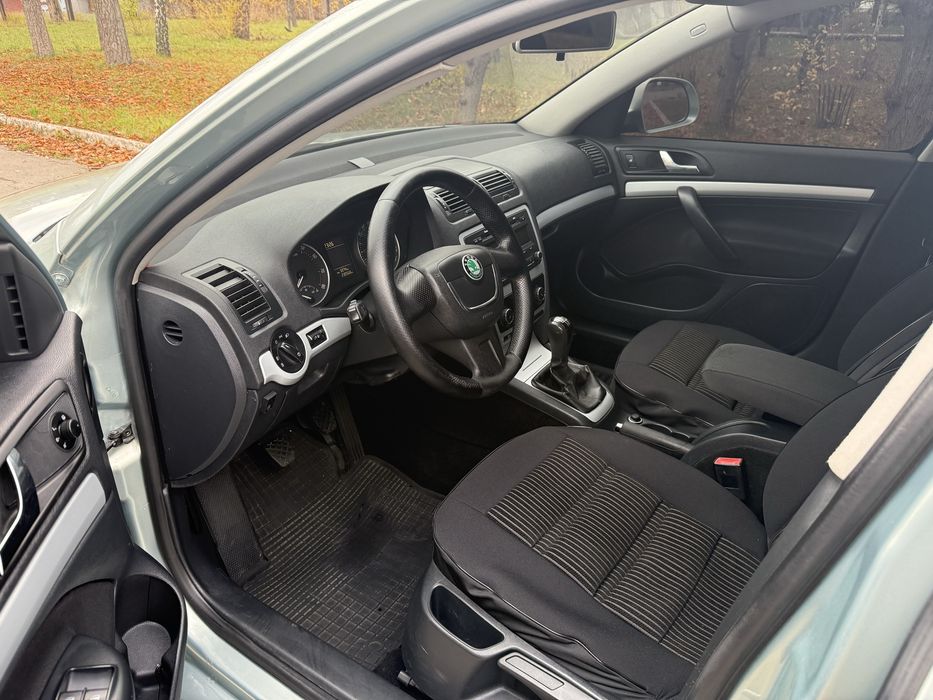 Продам шкода А5 рестайлинг 1.6 газ бензин