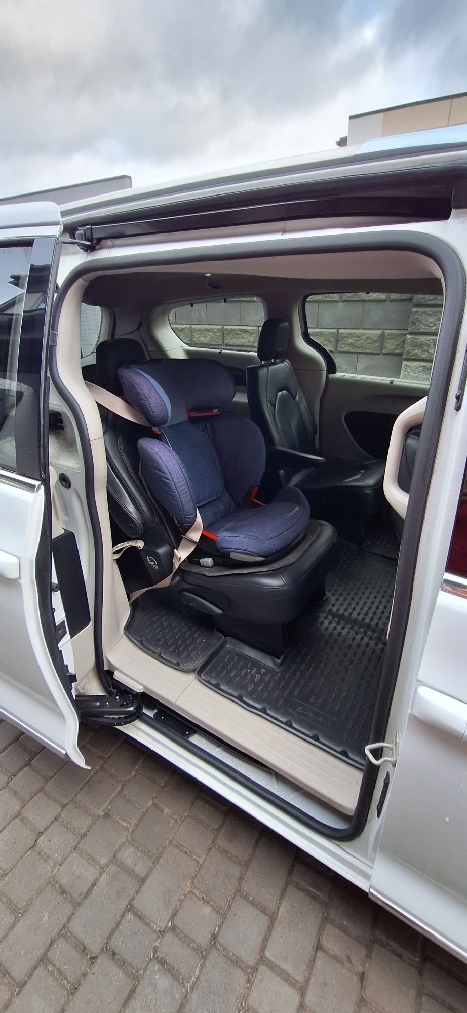 Chrysler pacifica