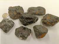 Naturalny kamień Czarny Turmalin w formie surowych brył
