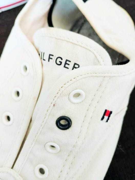 TOMMY HILFIGER. Trampki damskie.