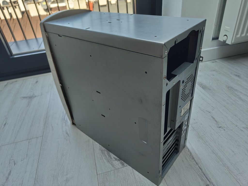 Obudowa komputerowa PC ATX

ATX 6000P-4/ CODEGEN 300X1