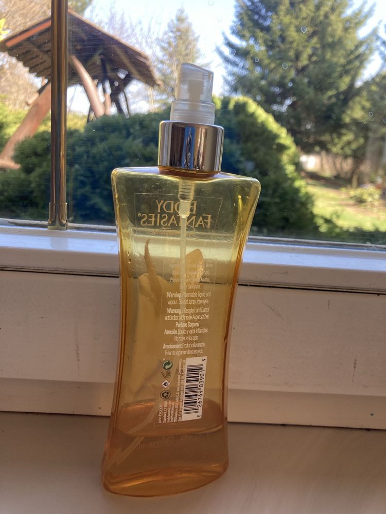 Mgiełka waniliowa do ciała Body Fantasies signature 236 ml ubytek