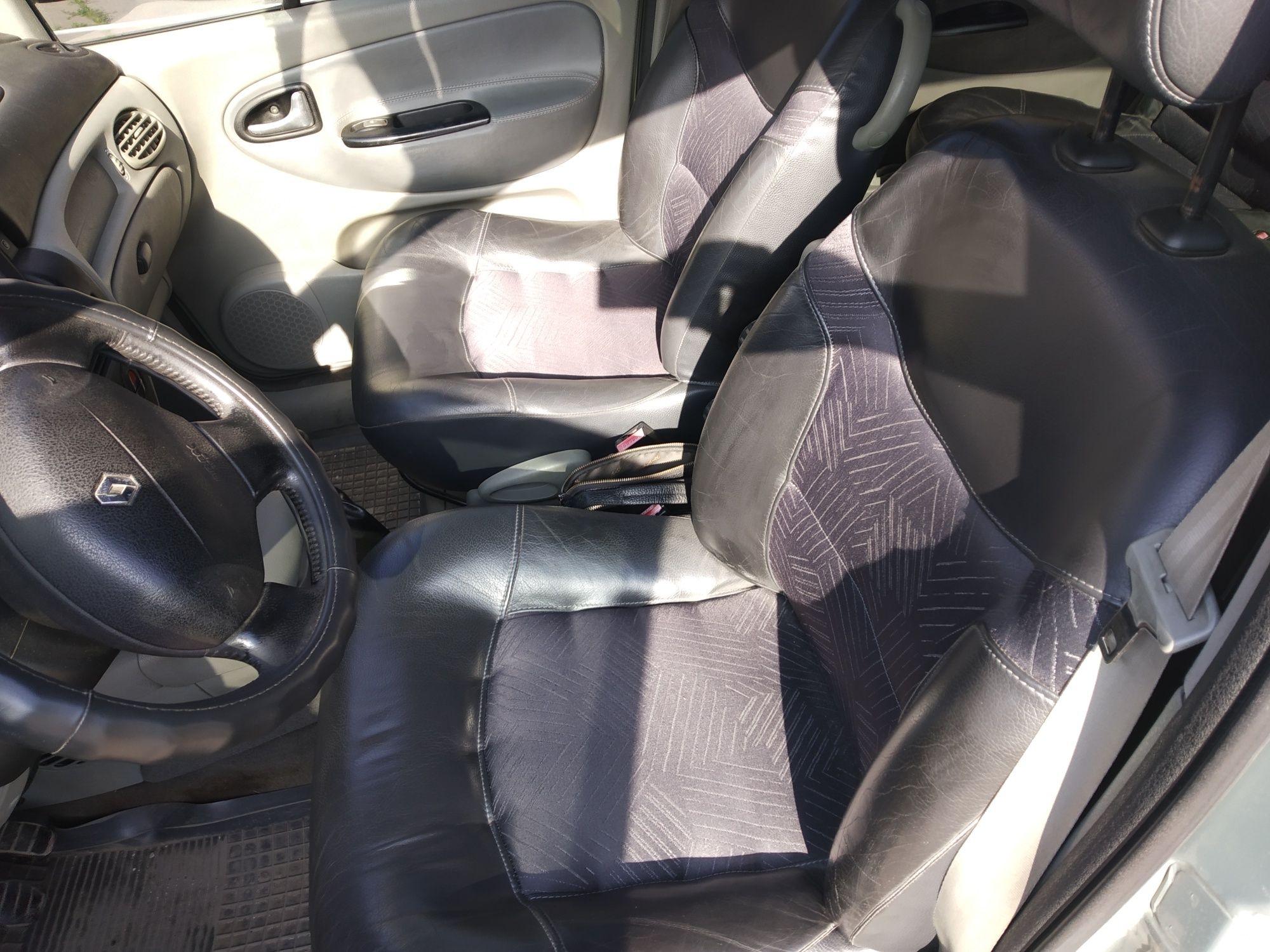 Продам своє авто Renault Scenic RX4
