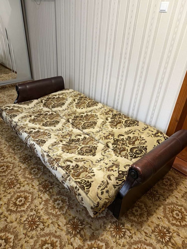 Продається диван с. Микулинці, Літинський район