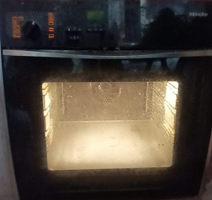 Forno encrastar Miéle Como Novo