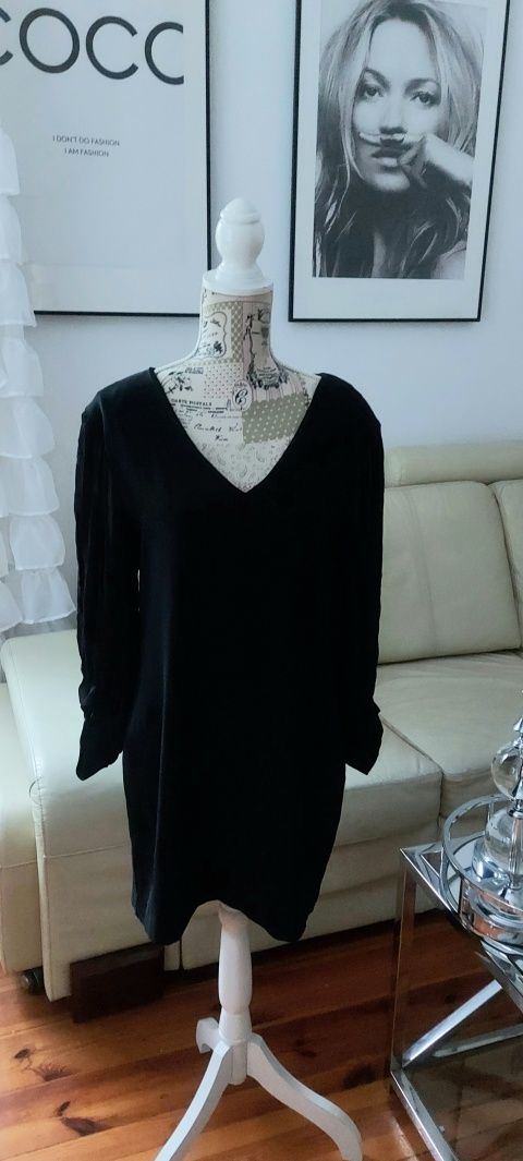 Śliczna nową sukienka czarna  & Other Stories rozm. 40 L