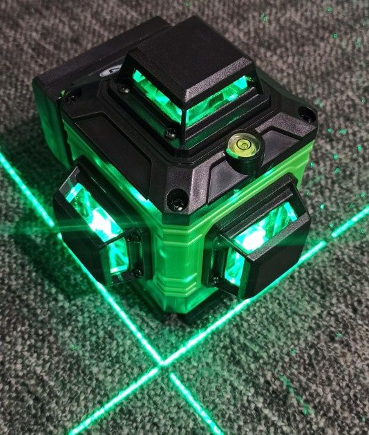 Poziomica laserowa, laser krzyżowy 3x360 16linii + Statyw