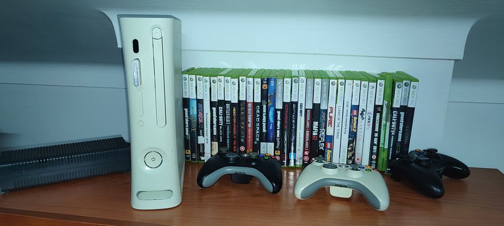 Xbox 360 branca.