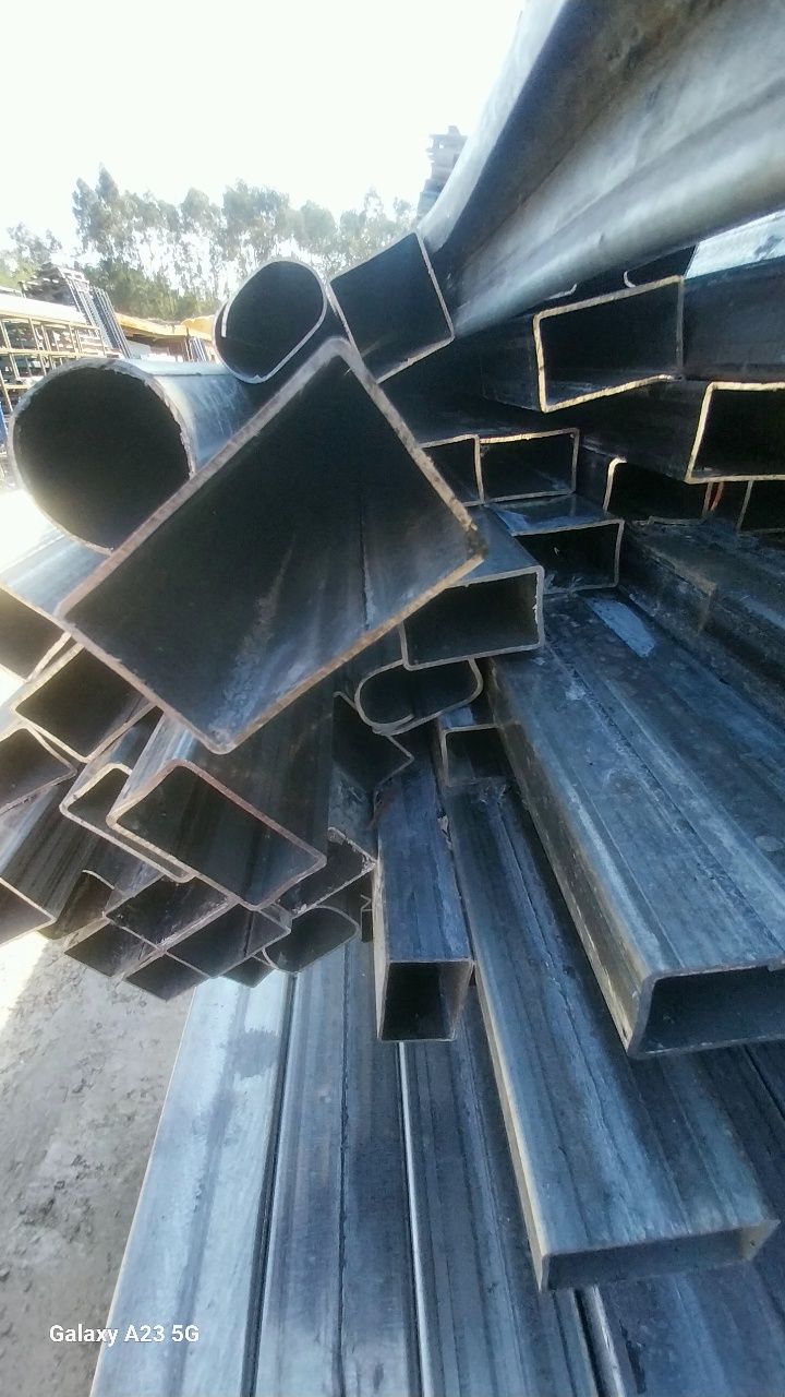 Tubos/ Ferros metálicos 6 metros galvanizados 80×40 com 1.5mm