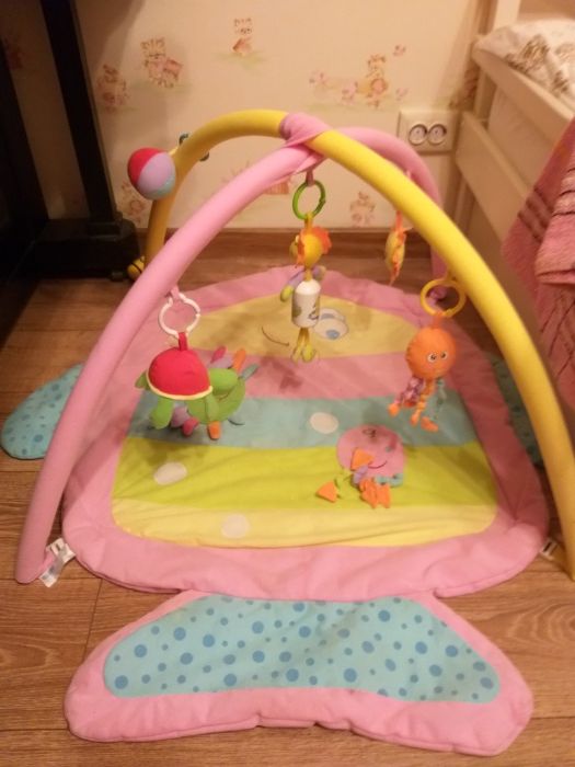 Дитячий розвиваючий килимок.