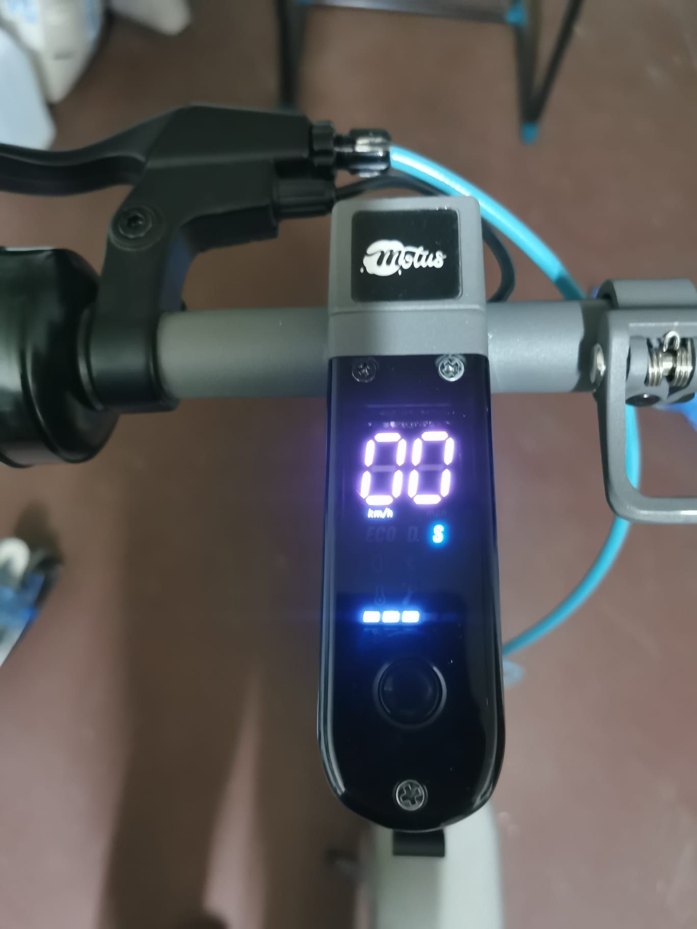 Hulajnoga elektryczna Motus Scooty 10 25 km/h 60km