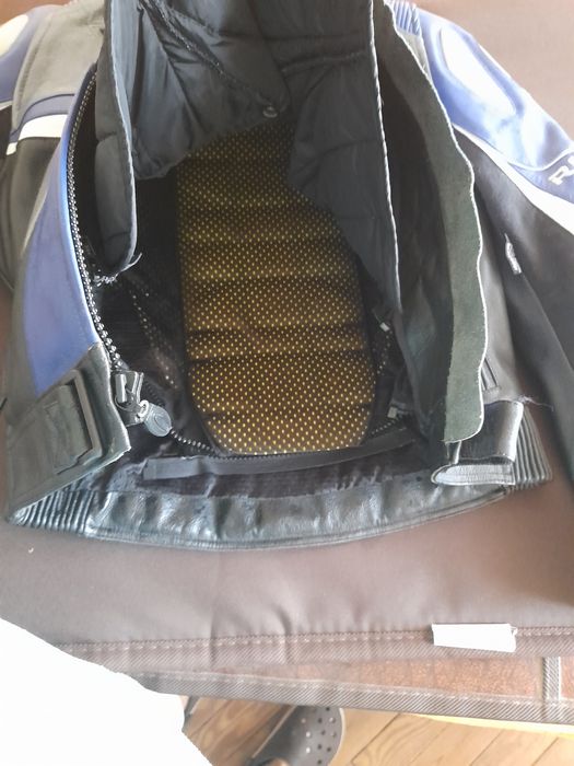 Casaco mota em pele genuina marca Richa