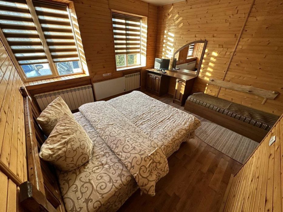 Будиночоки з басейном  та сауною