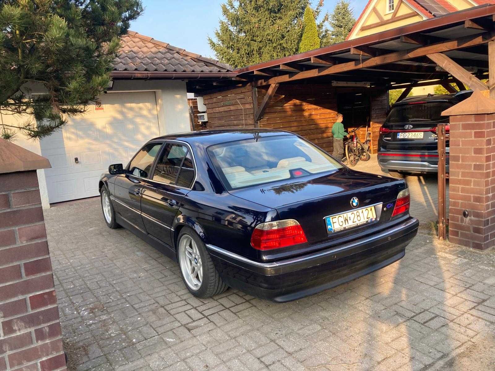 BMW E38 V8 BI-Turbo - Masaże