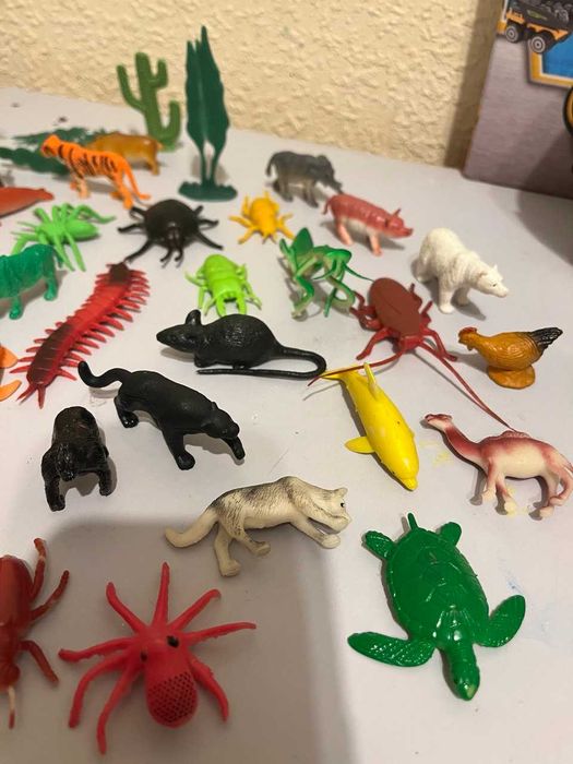 Фігурки тваринок (45 шт.)