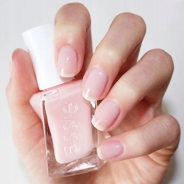 Essie Gel Couture Lakier Żelowy 10 Sheer Fantasy