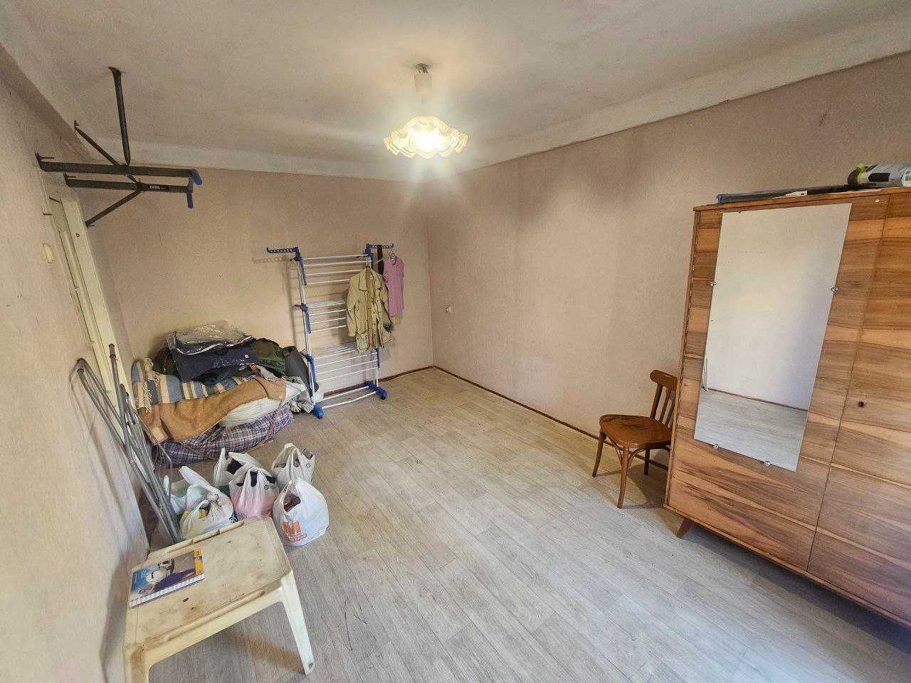 Продається 1-кімн. квартира, вул. А.Солов'яненка, метро Чернігівська.