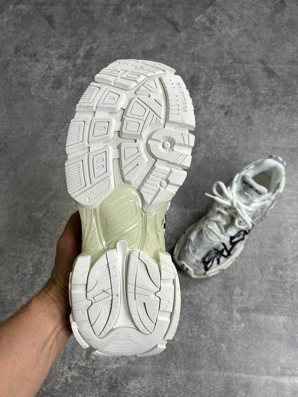 BALENCIAGA Runner graffiti кроссовки белые кеди кросівки чорні 43 40