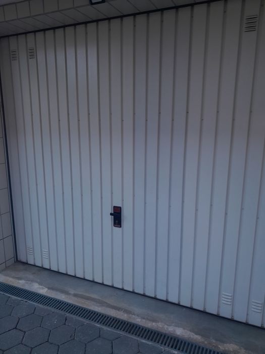 Portão de garagem  c/ NOVO