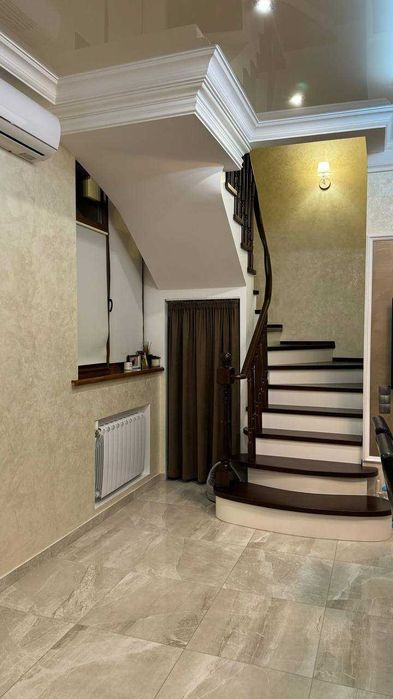 В продажу трьохповерховий таунхаус 120м2