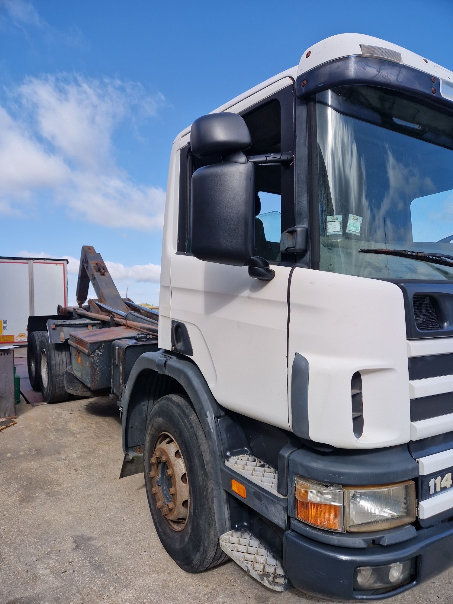 Scania com ampliroll